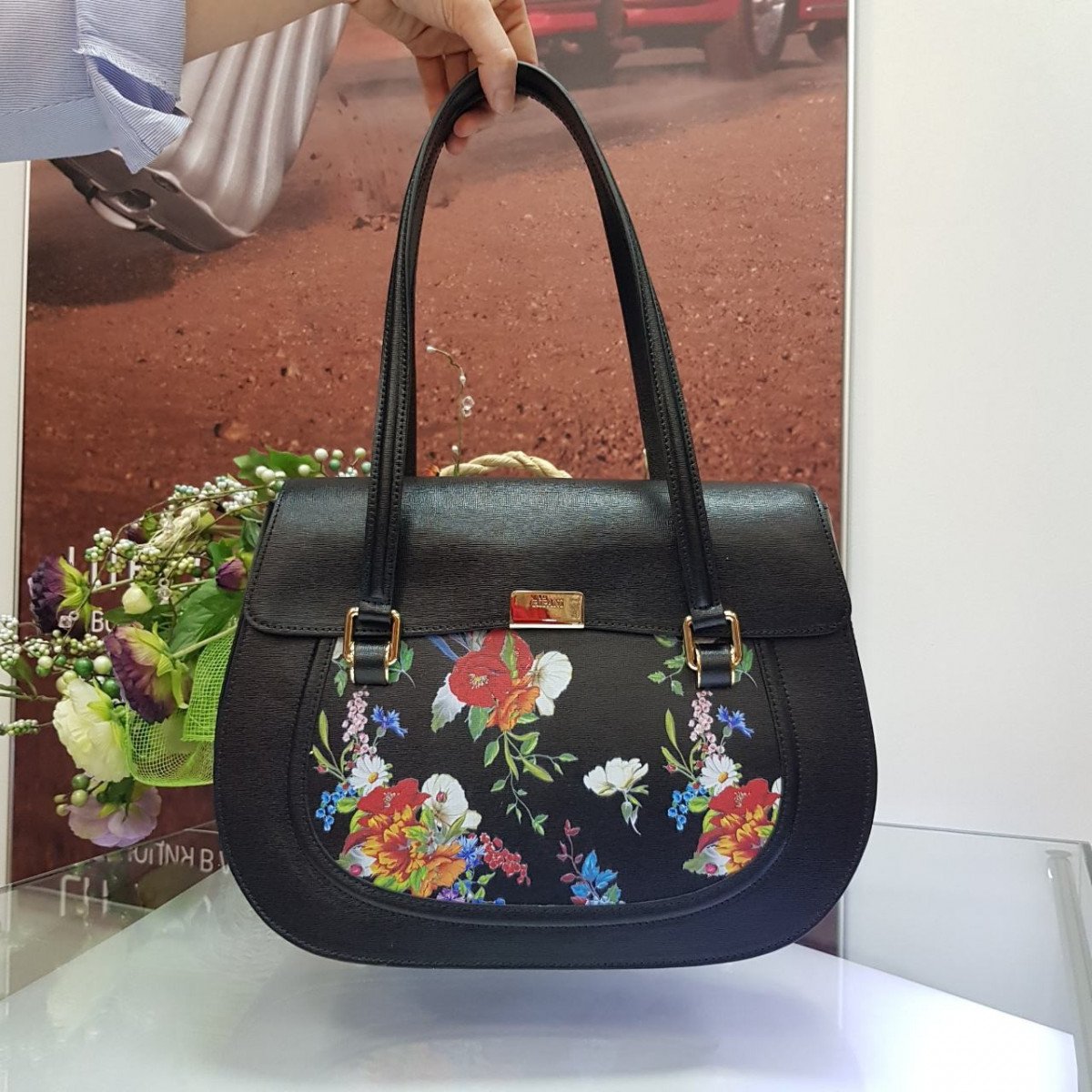 Женская кожаная сумка Ripani 8702JB black flower из натуральной кожи