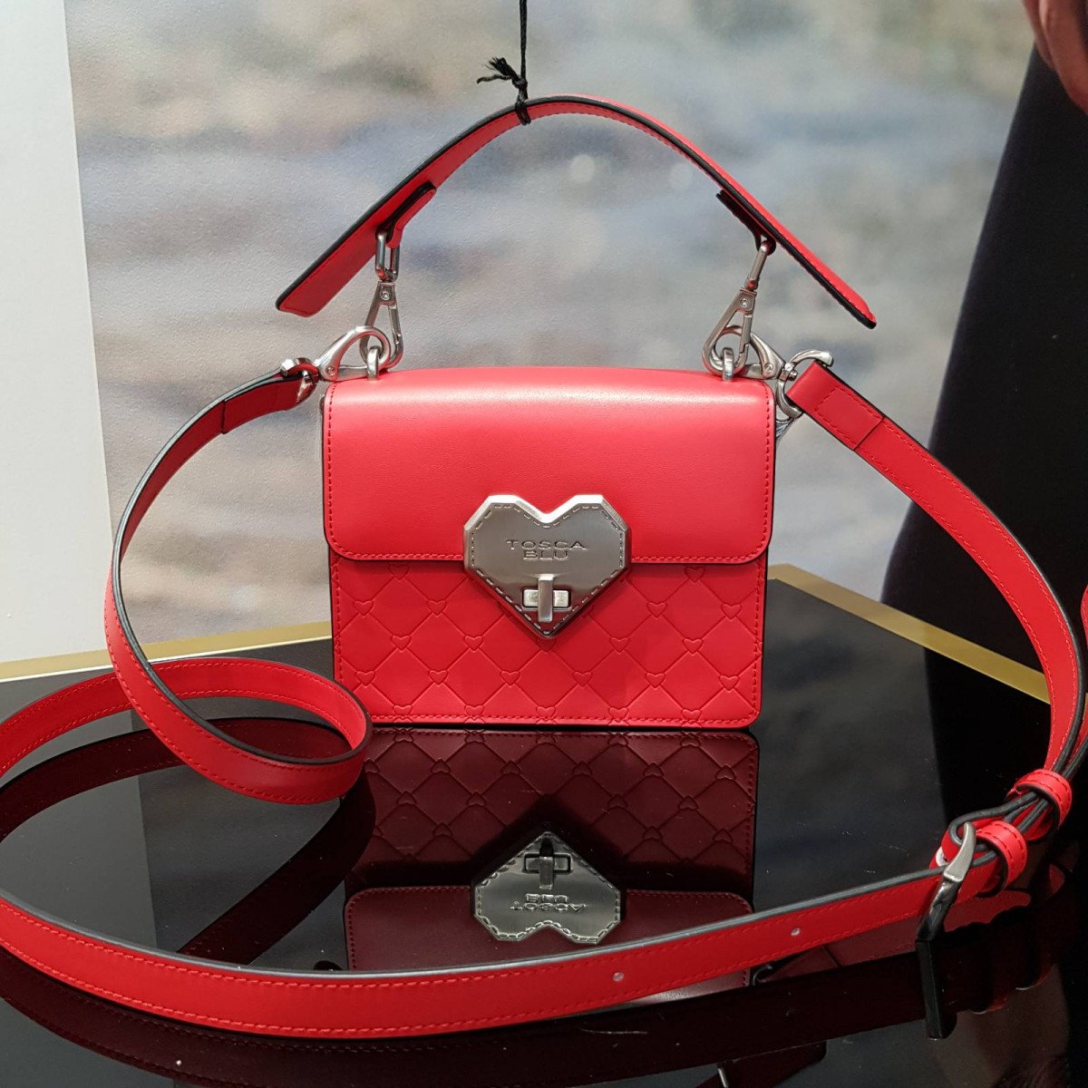 Кожаная женская сумка Tosca Blu TS2015B51 red из натуральной кожи